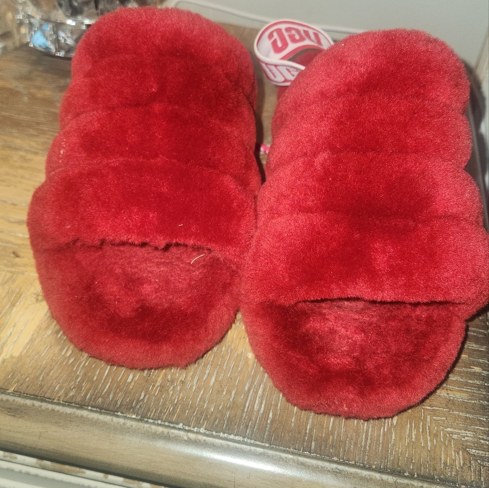 Ugg slides